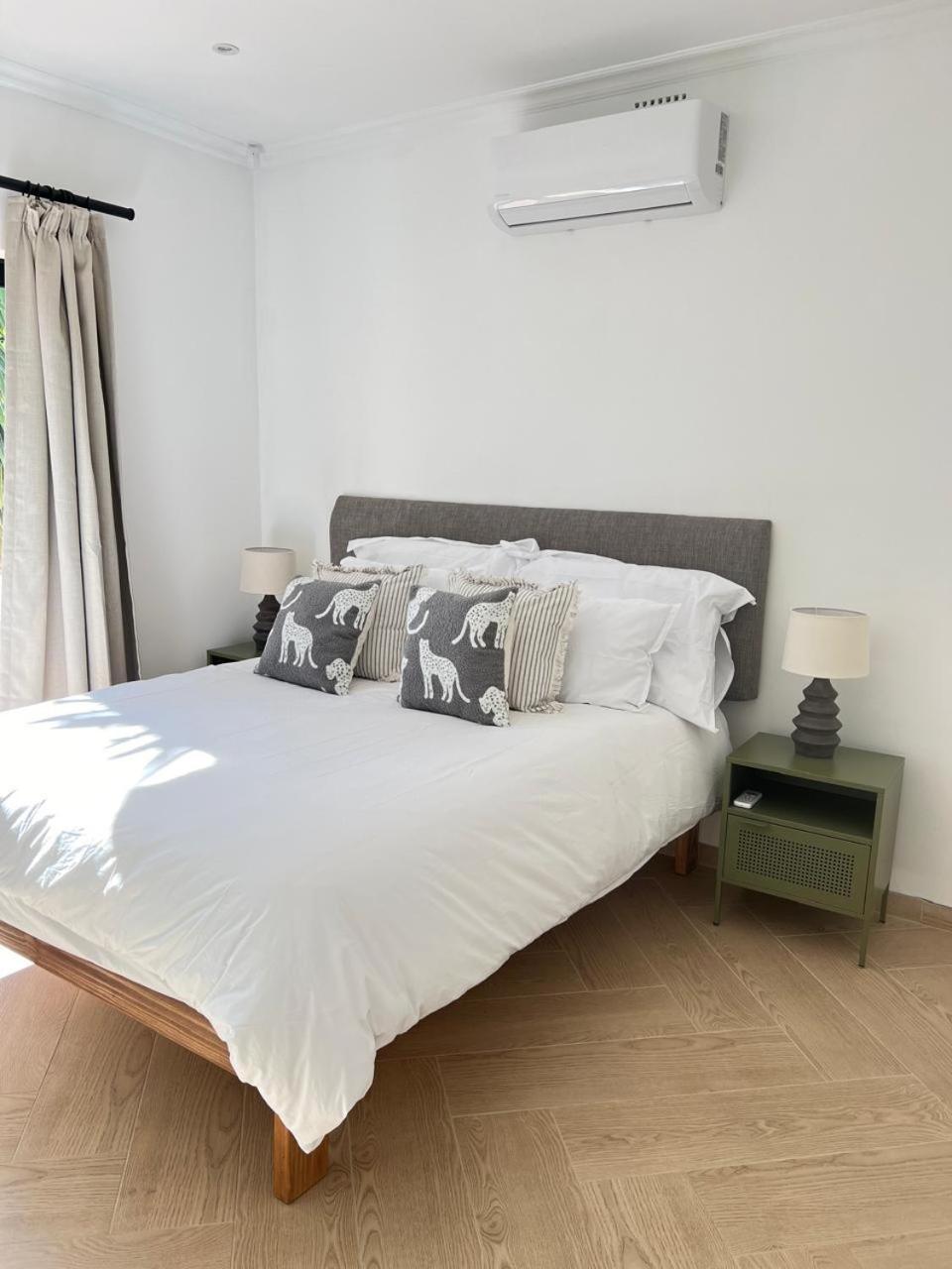 Chasselas Self Catering เคปทาวน์ ภายนอก รูปภาพ